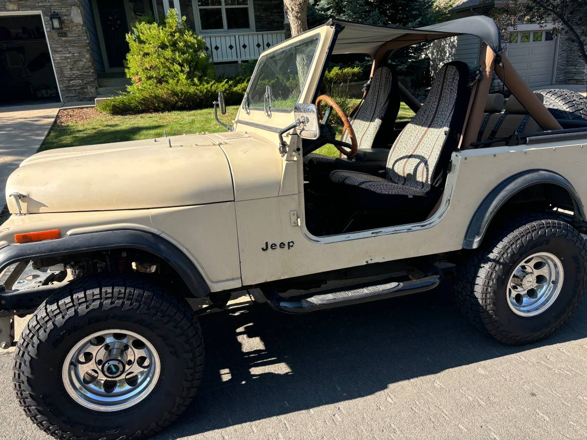 Jeep-Cj7-1984-brown