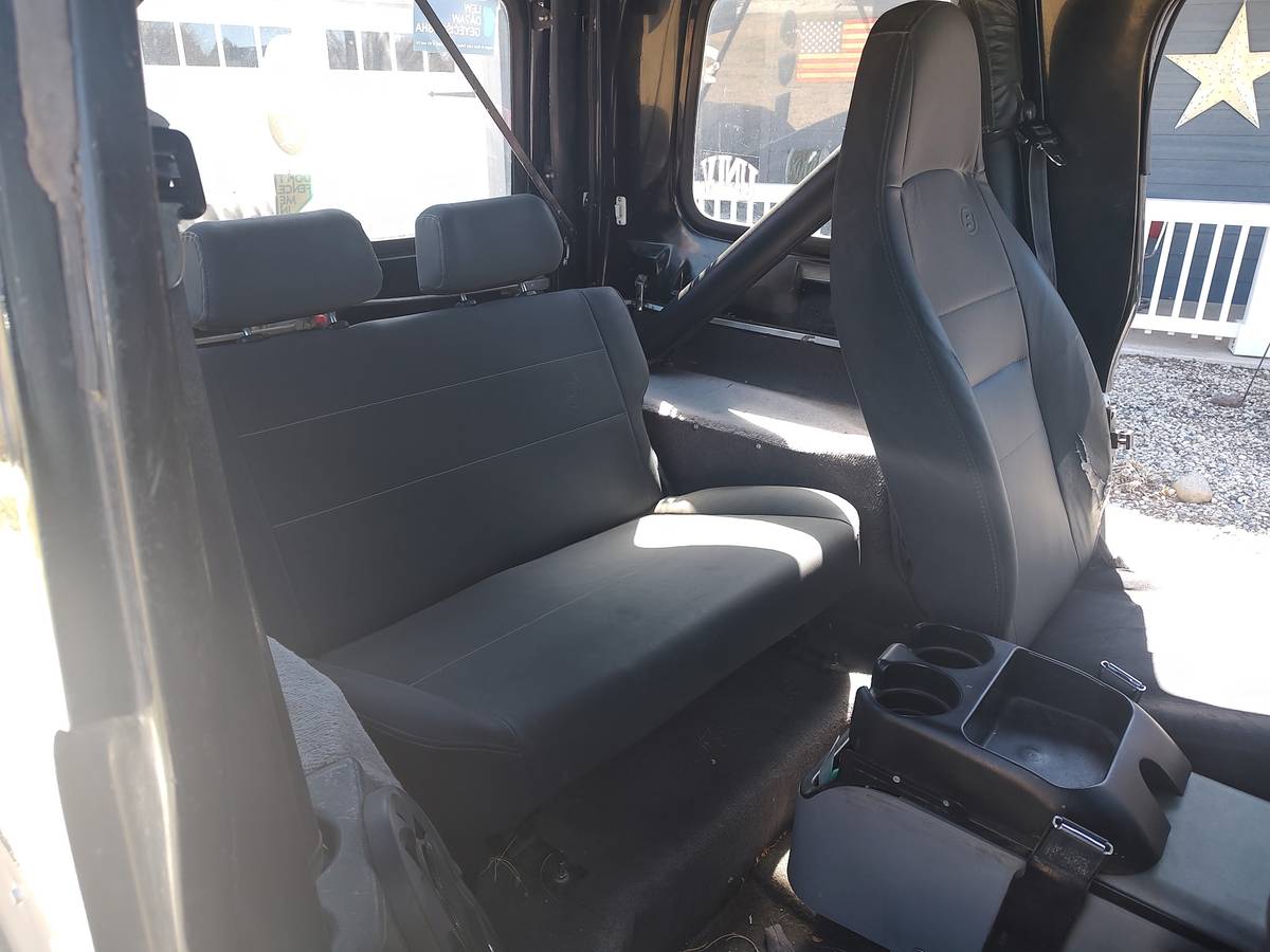 Jeep-Cj7-1985-silver-1
