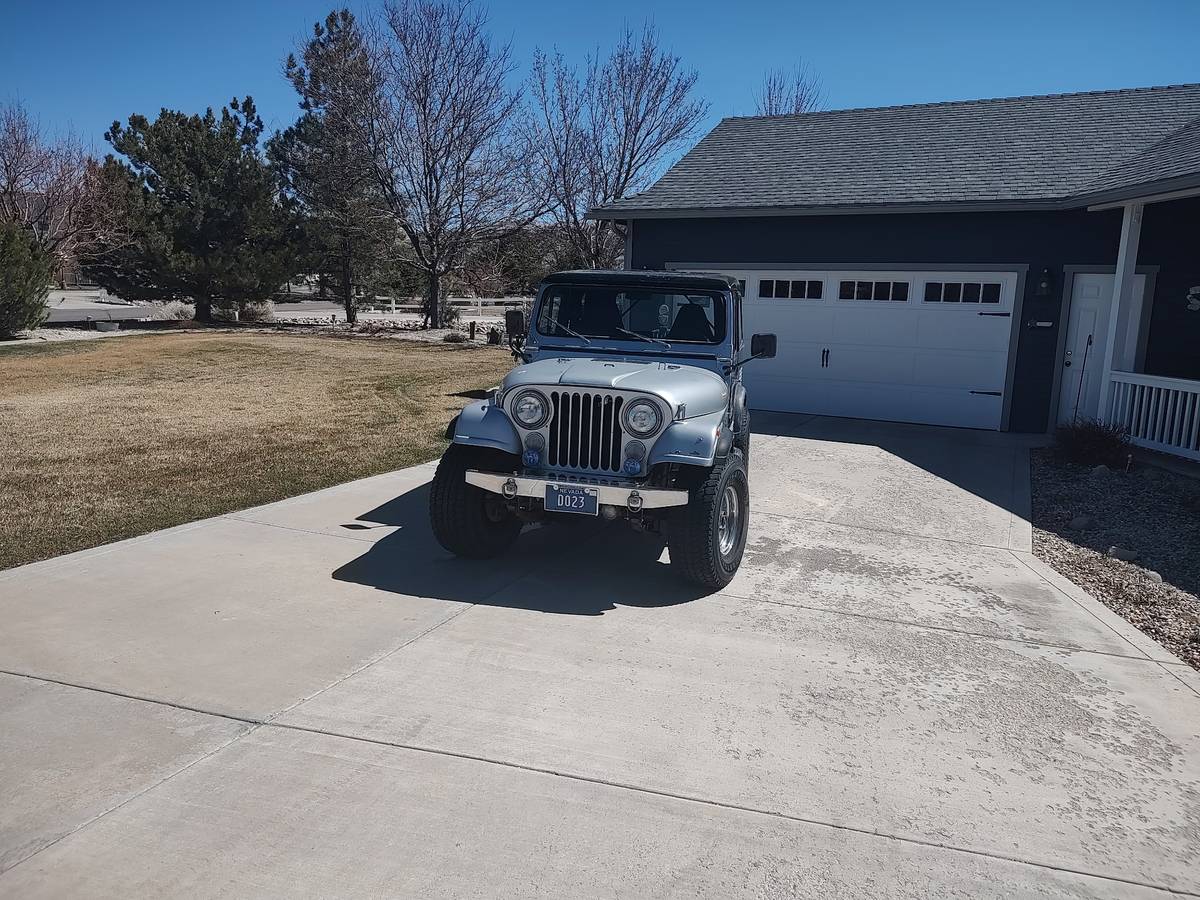 Jeep-Cj7-1985-silver