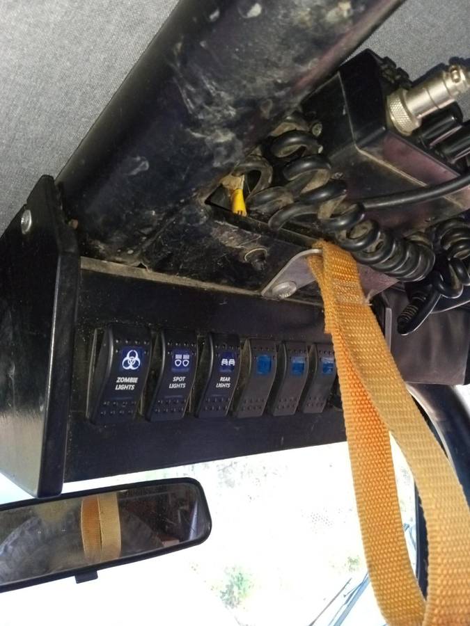 Jeep-Cj7-laredo-4x4-1980-black-4