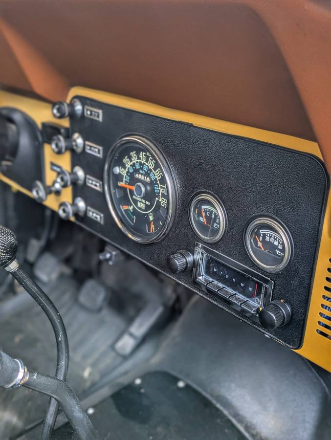 Jeep-Cj8-scrambler-1981-3