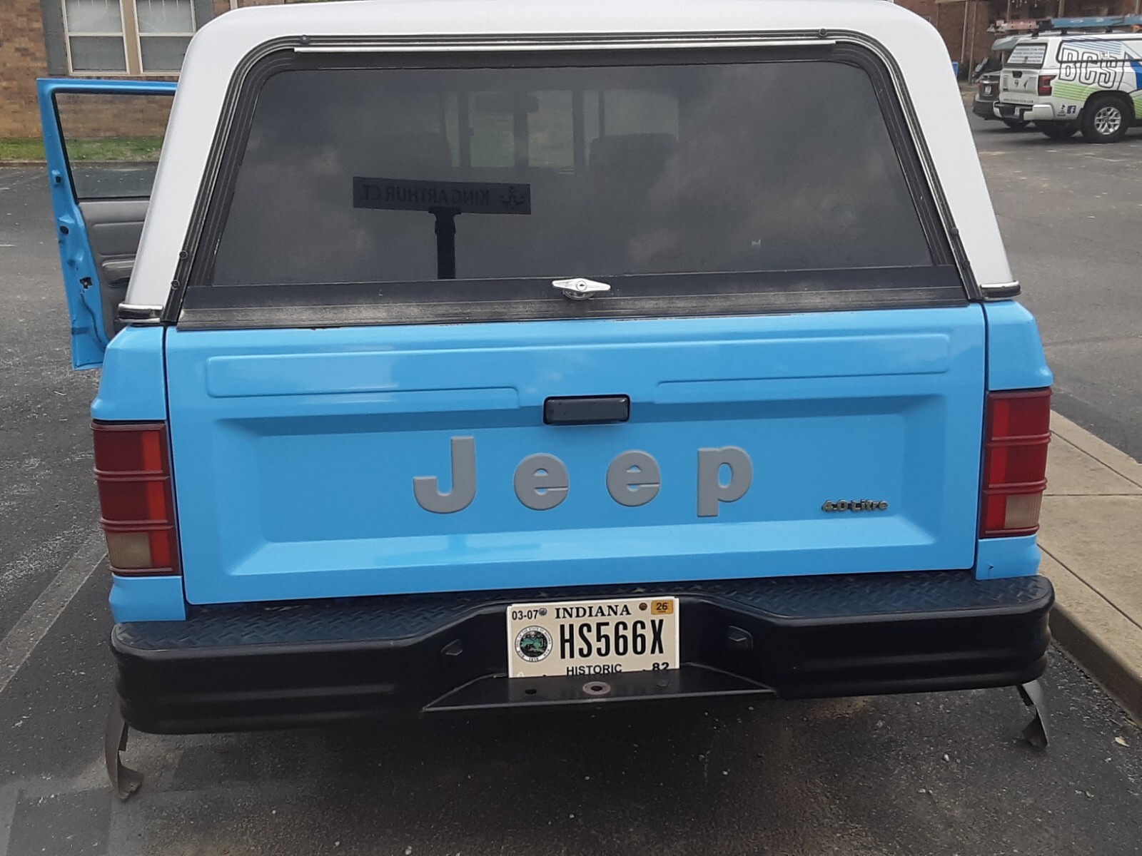 Jeep-Comanche-1990-12