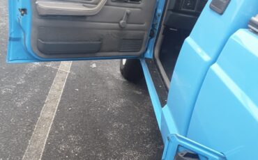 Jeep-Comanche-1990-15