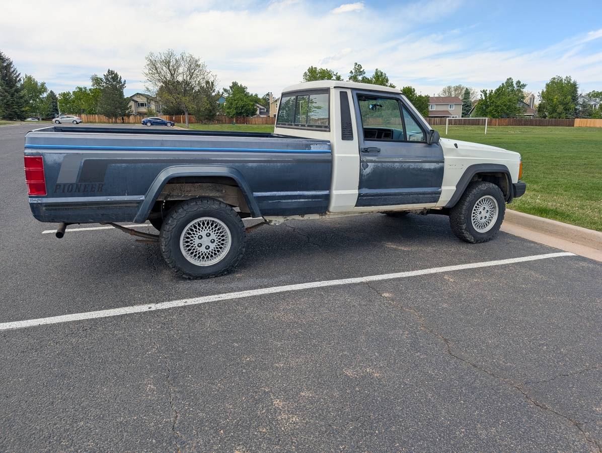 Jeep-Comanche-diesel-1986-10