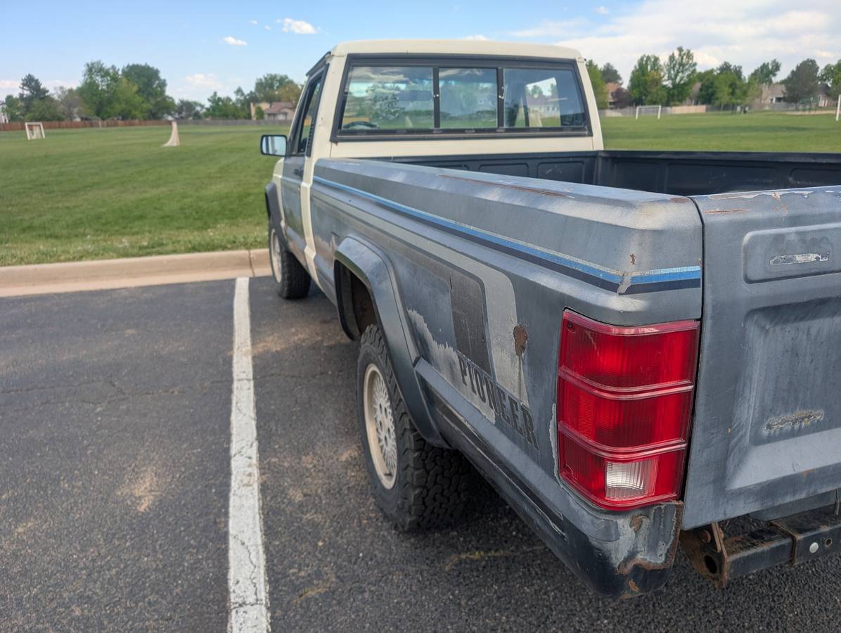 Jeep-Comanche-diesel-1986