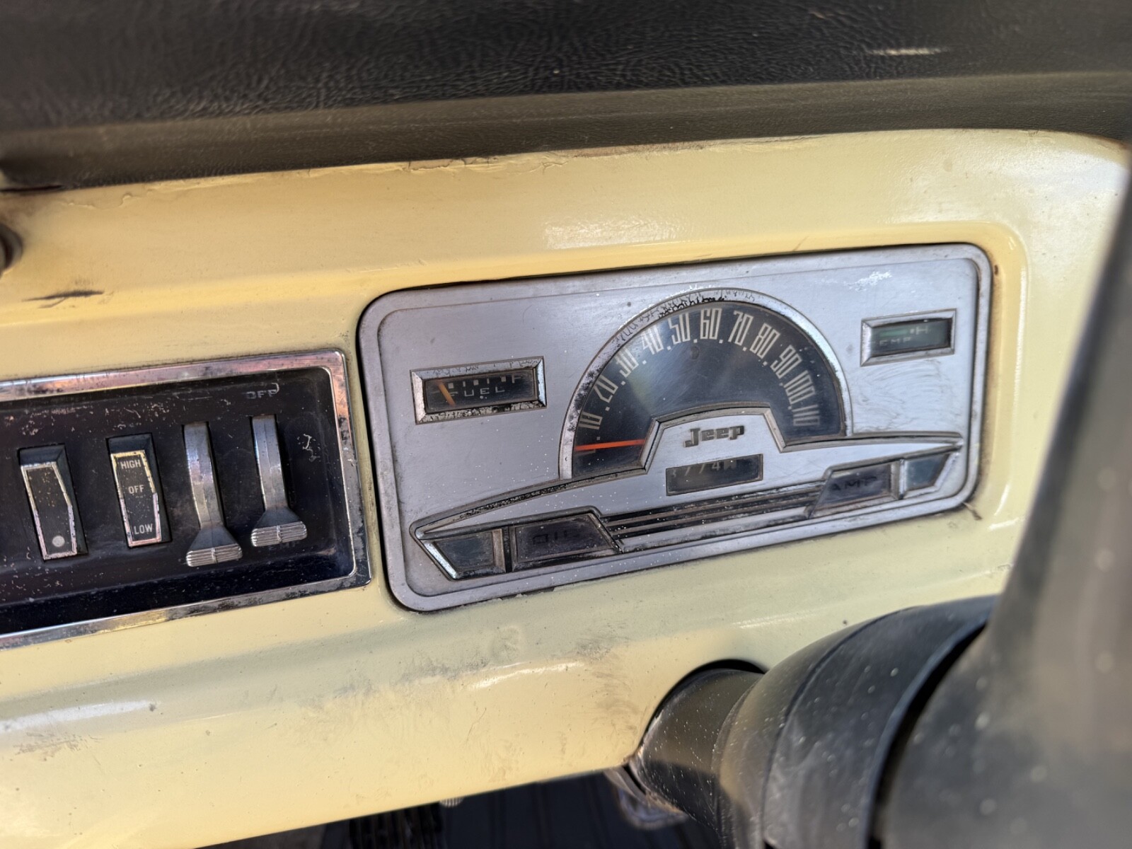 Jeep-Commando-1969-Convertible-12
