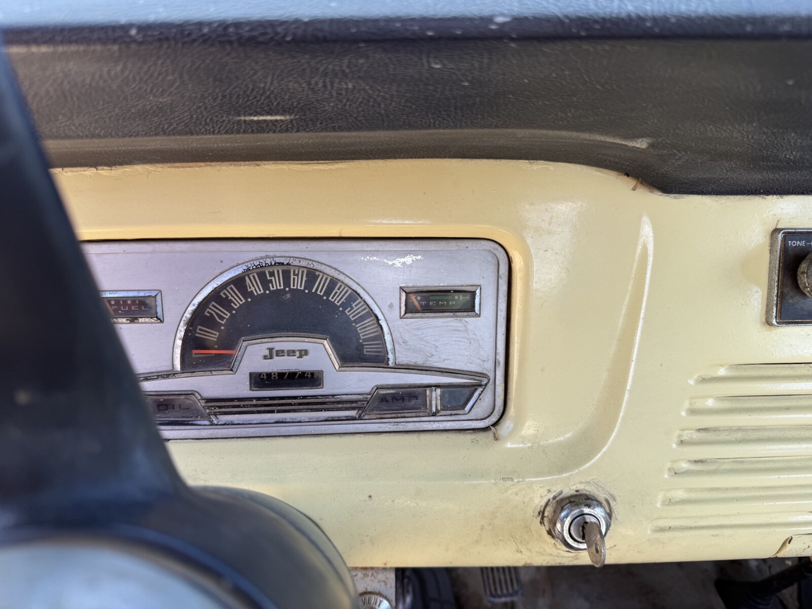 Jeep-Commando-1969-Convertible-13