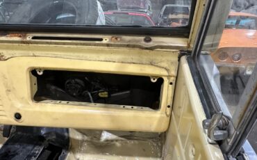 Jeep-Commando-1970-Convertible-11