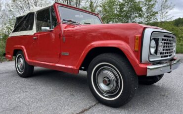 Jeep Commando  1972 red