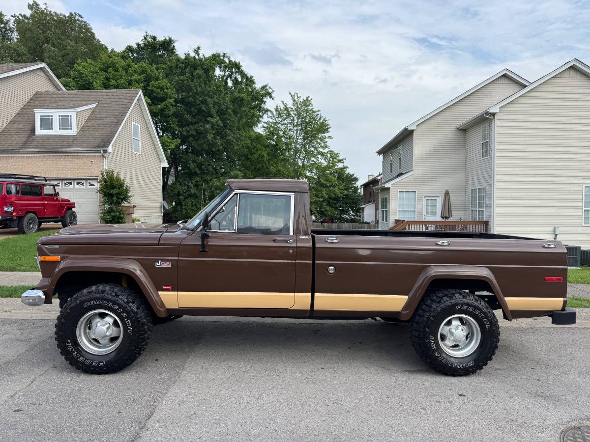 Jeep-Gladiator-j20-1974-brown
