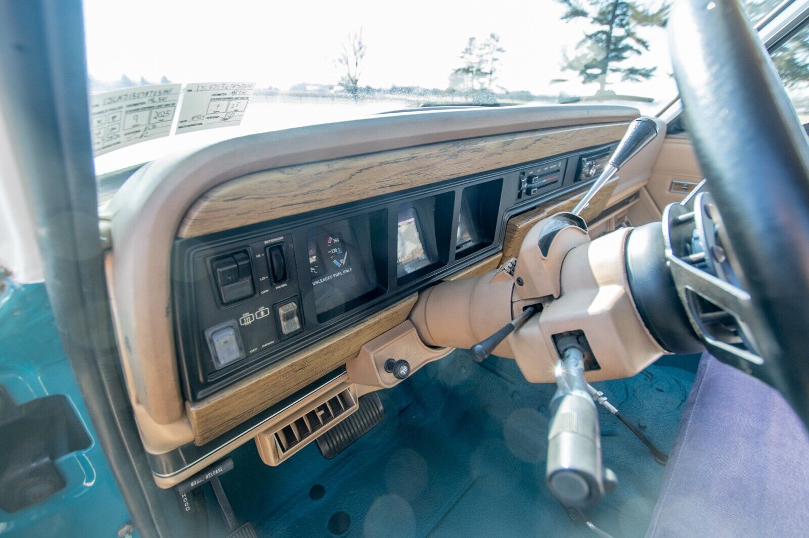 Jeep-Grand-Wagoneer-1987-SUV-15