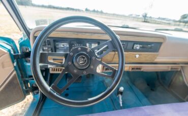 Jeep-Grand-Wagoneer-1987-SUV-16