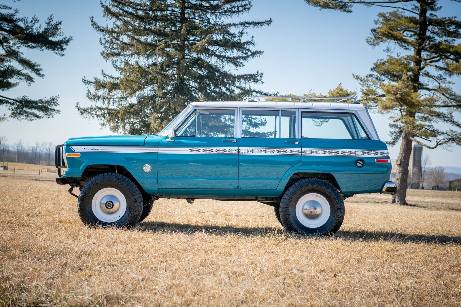 Jeep-Grand-Wagoneer-1987-SUV-2