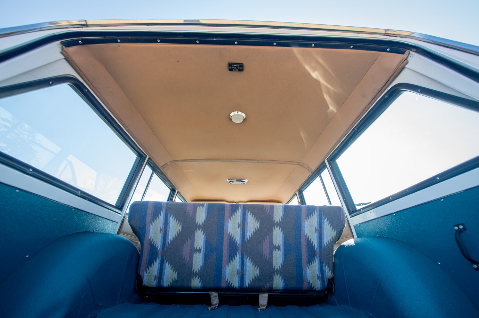 Jeep-Grand-Wagoneer-1987-SUV-22