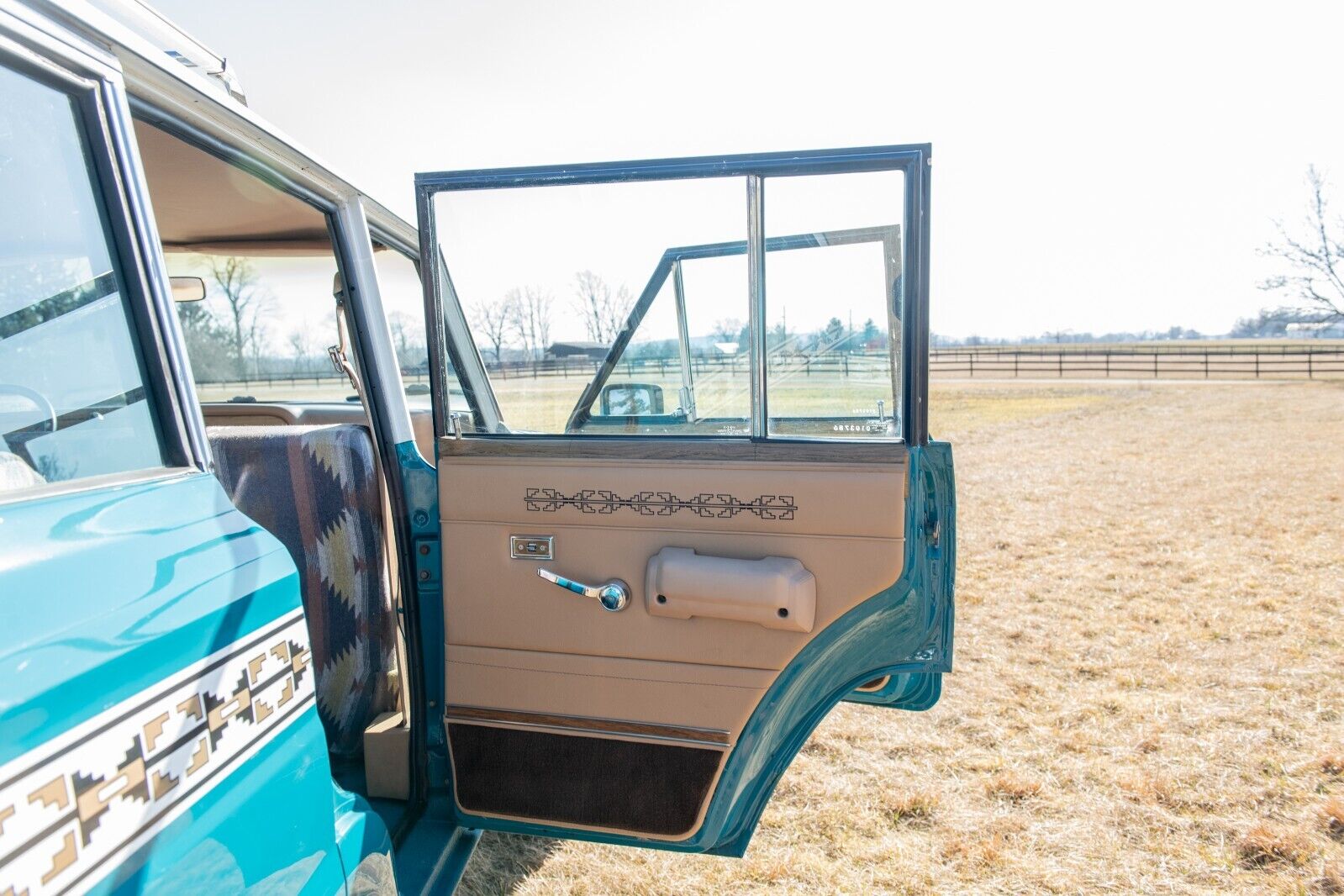 Jeep-Grand-Wagoneer-1987-SUV-26