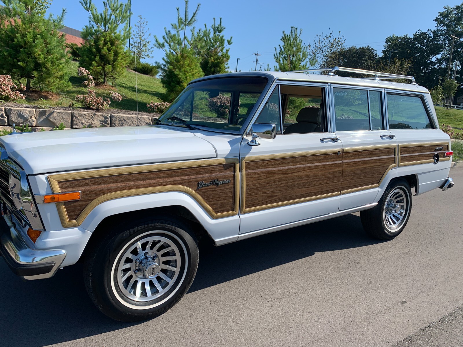 Jeep Grand Wagoneer 1991 SUV