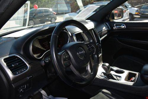 Jeep-Grand-cherokee-2017-white-11