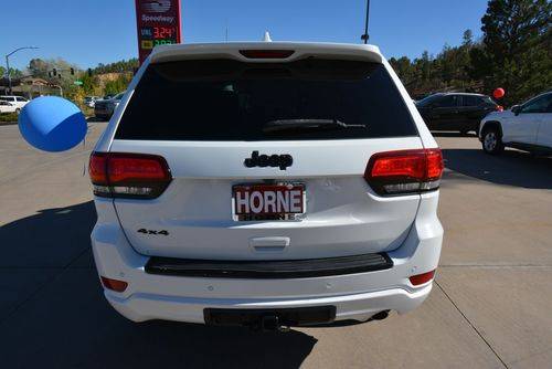 Jeep-Grand-cherokee-2017-white-4