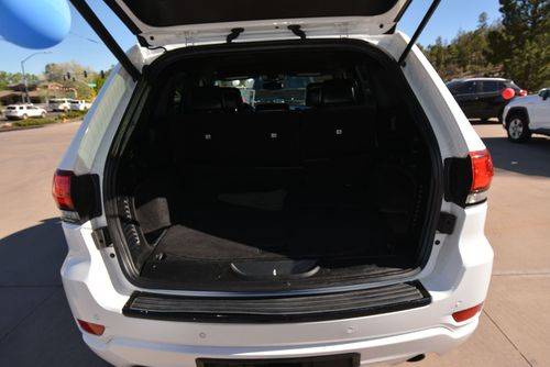 Jeep-Grand-cherokee-2017-white-5