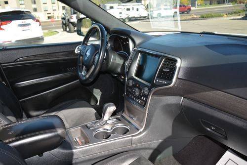 Jeep-Grand-cherokee-2017-white-9