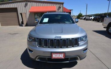 Jeep-Grand-cherokee-2018-silver-1