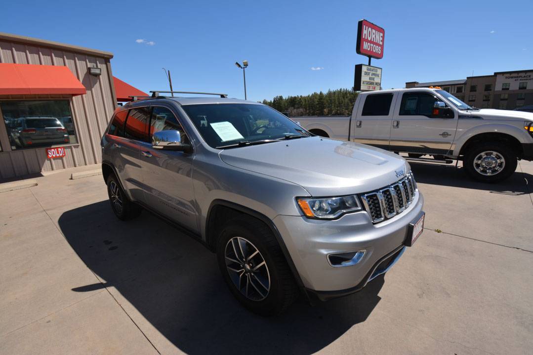 Jeep-Grand-cherokee-2018-silver-14