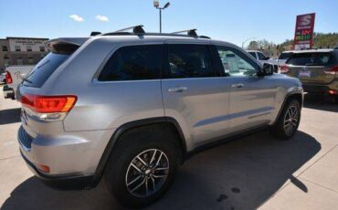 Jeep-Grand-cherokee-2018-silver-2