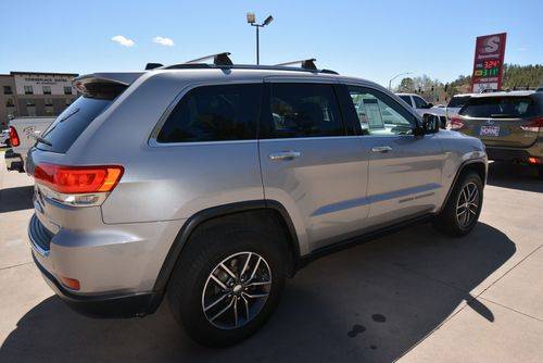 Jeep-Grand-cherokee-2018-silver-2