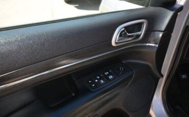 Jeep-Grand-cherokee-2018-silver-5