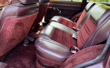 Jeep-Grand-wagoneer-1987-11