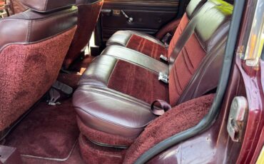 Jeep-Grand-wagoneer-1987-16