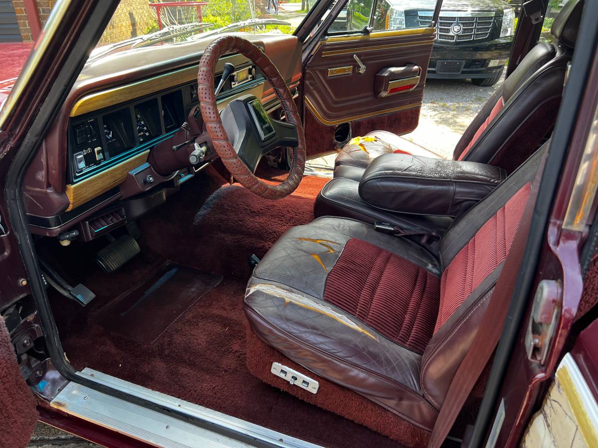 Jeep-Grand-wagoneer-1987-19