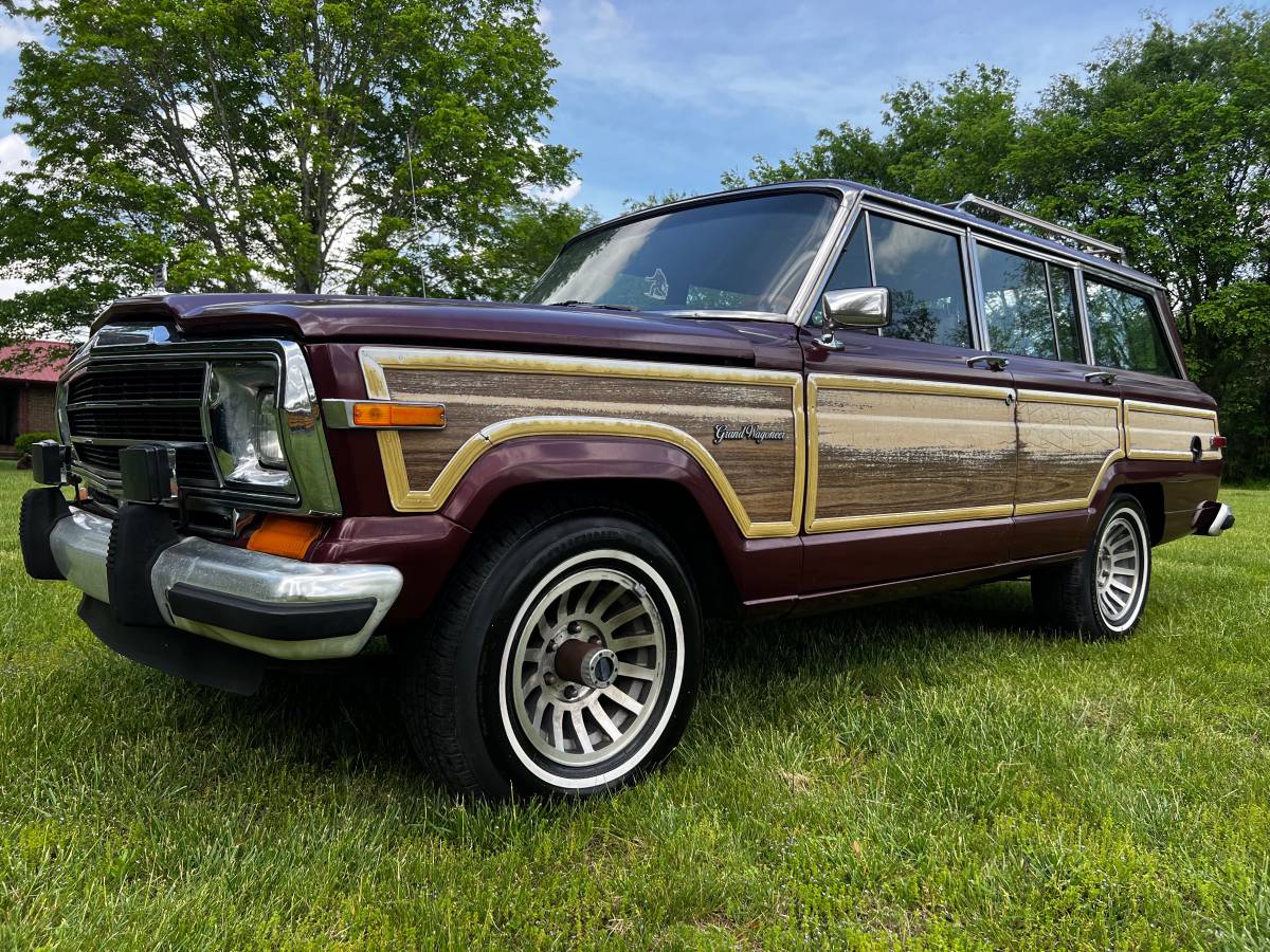 Jeep-Grand-wagoneer-1987-21