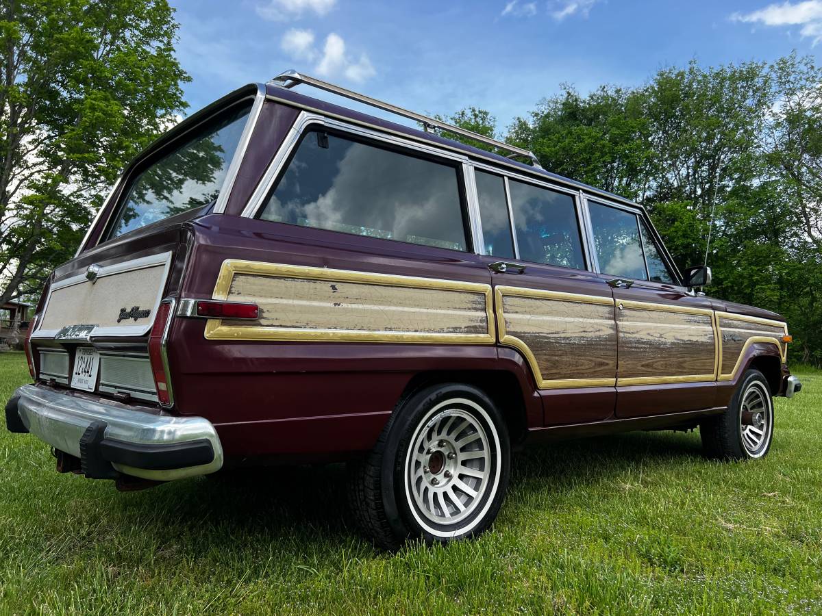 Jeep-Grand-wagoneer-1987-3
