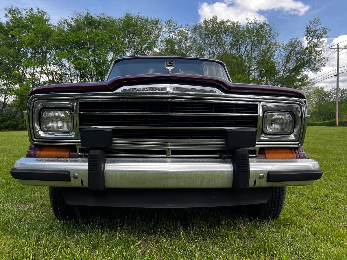Jeep-Grand-wagoneer-1987-5