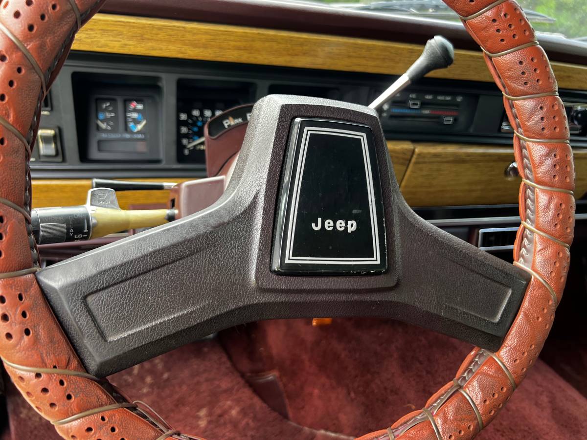 Jeep-Grand-wagoneer-1987-6