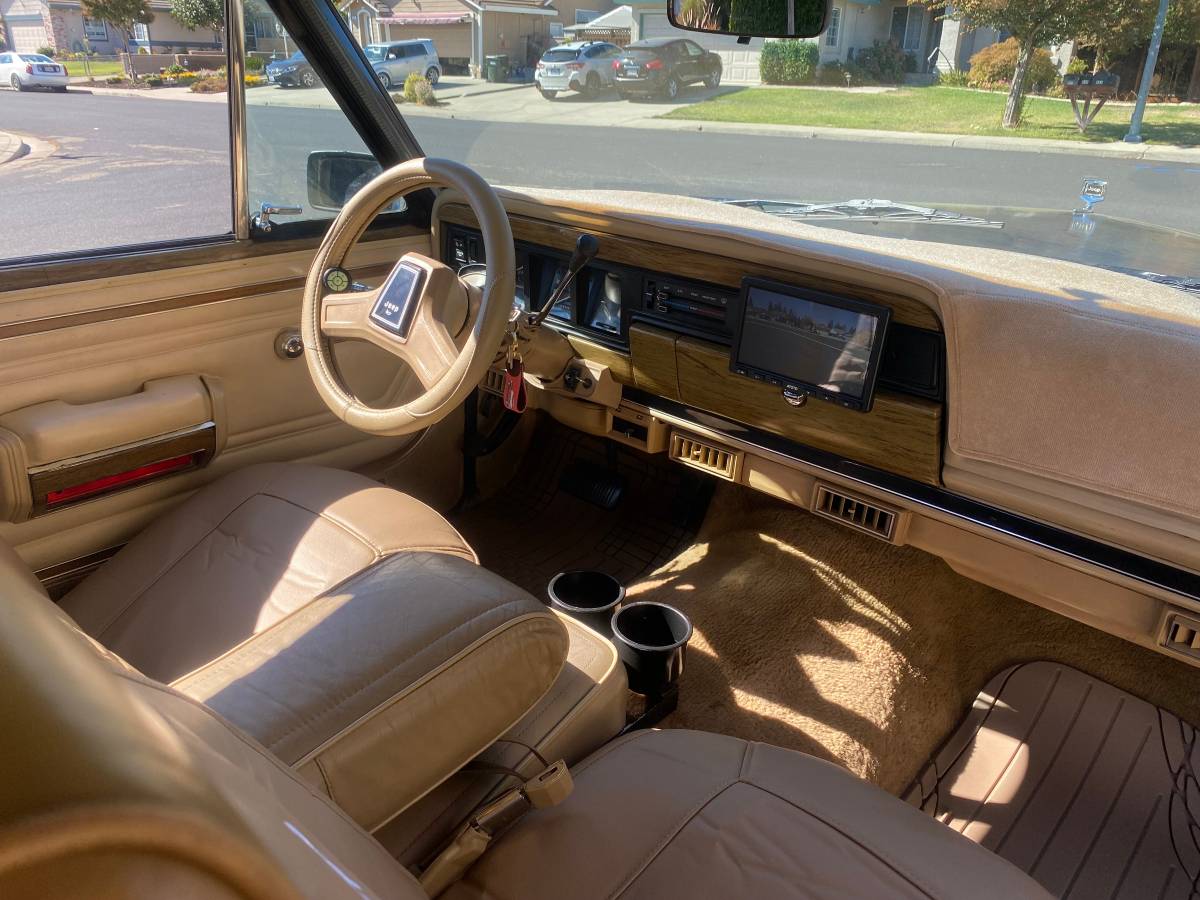 Jeep-Grand-wagoneer-1990-blue-4