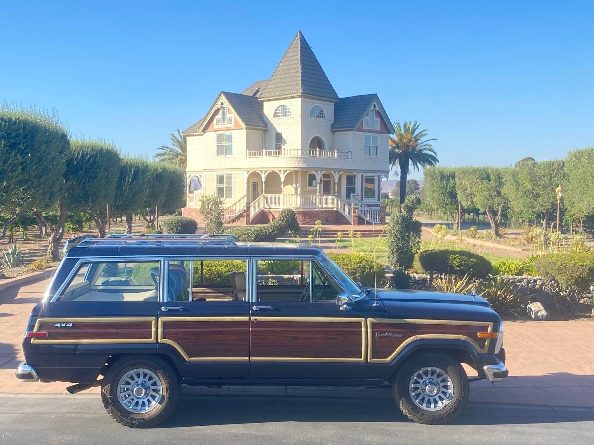 Jeep-Grand-wagoneer-1990-blue
