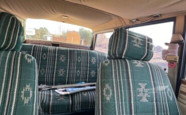 Jeep-Grand-wagoneer-1994-green-1