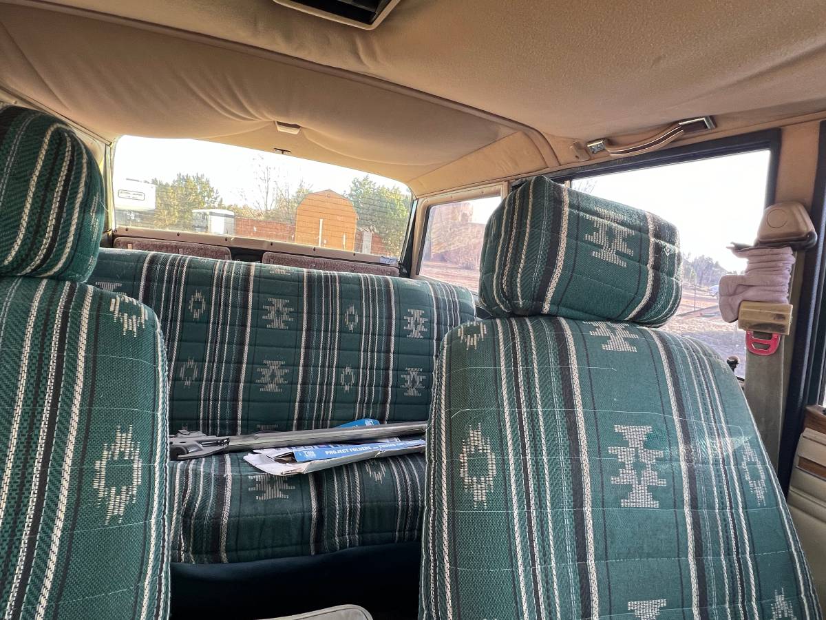 Jeep-Grand-wagoneer-1994-green-1