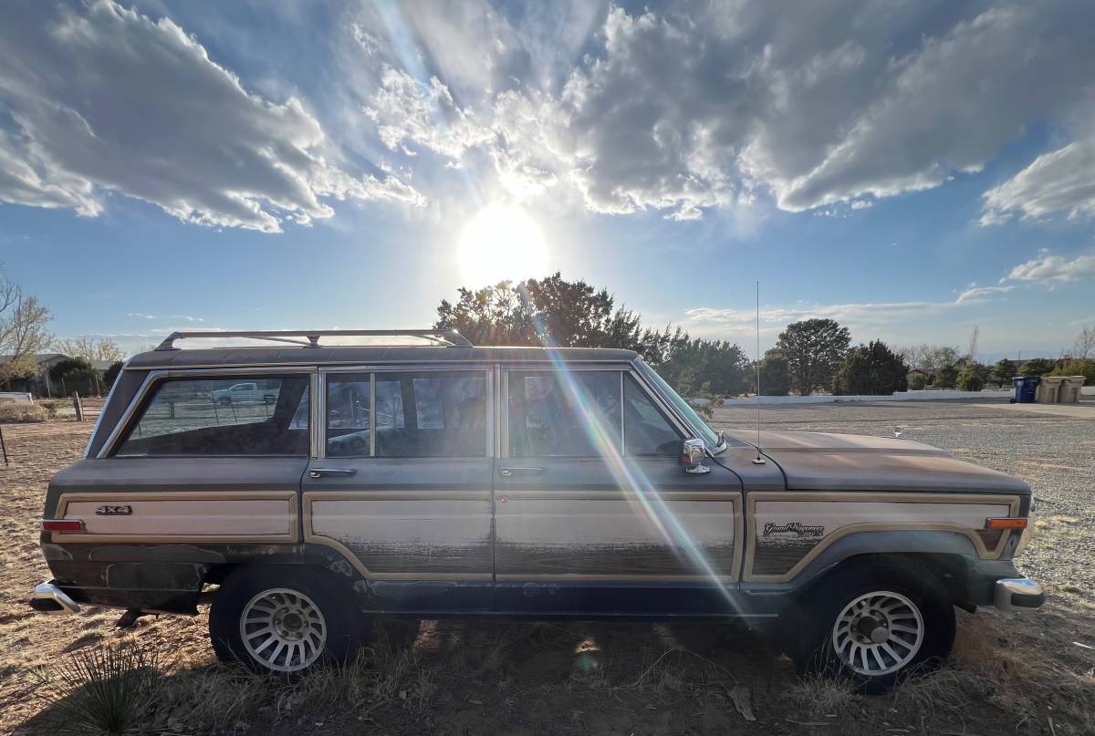 Jeep-Grand-wagoneer-1994-green-3