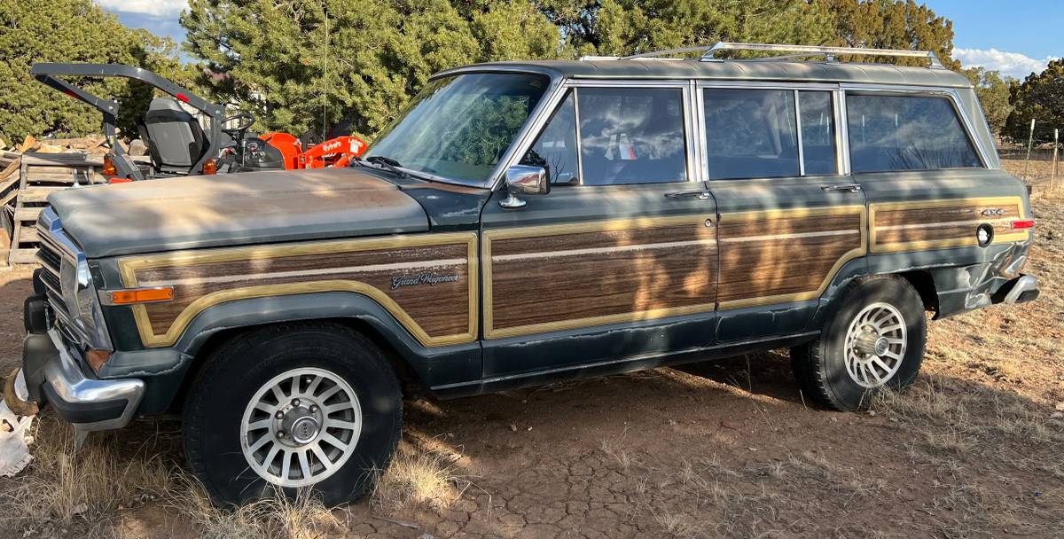 Jeep-Grand-wagoneer-1994-green-5
