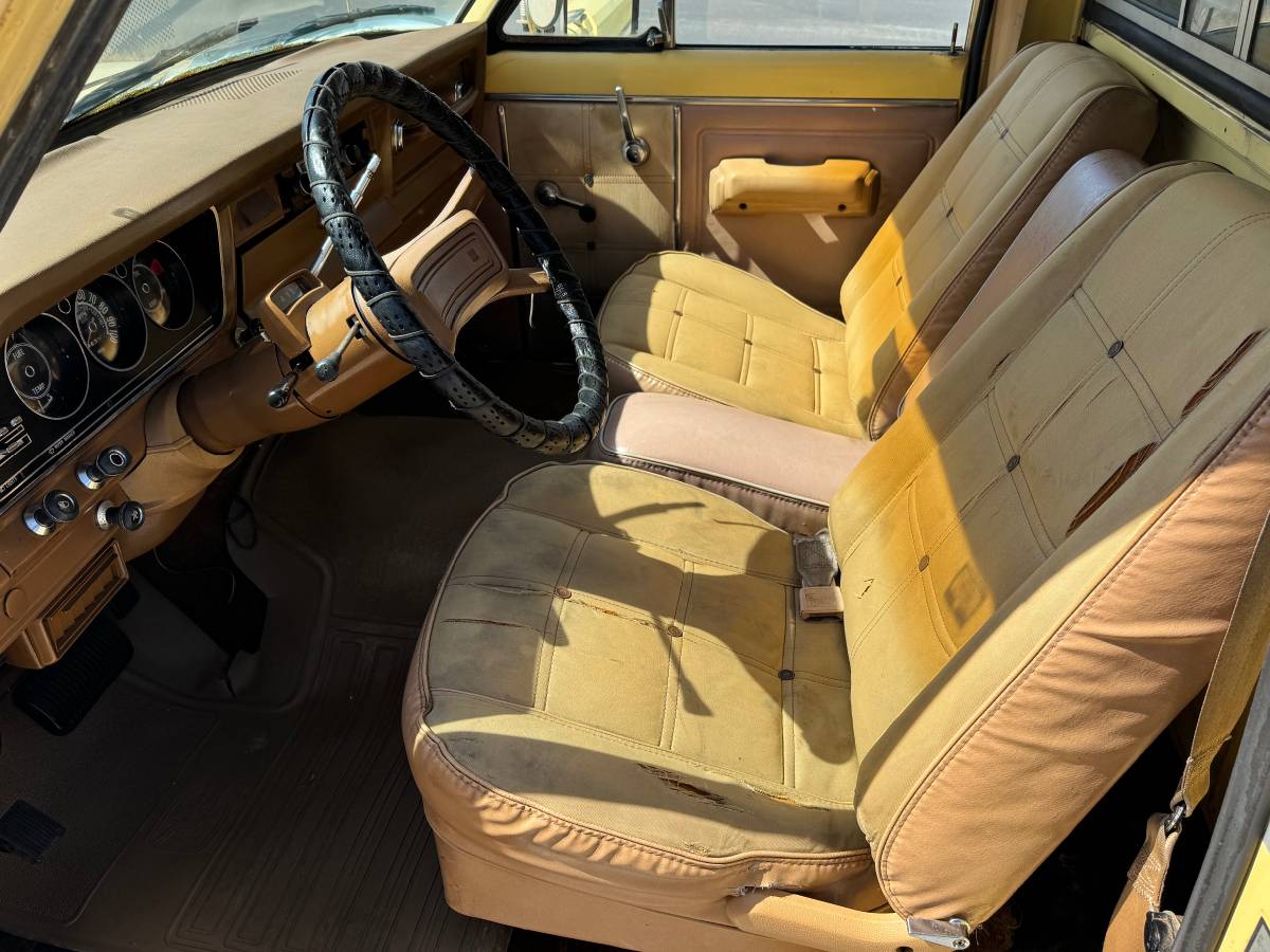 Jeep-J-10-4x4-1979-yellow-13