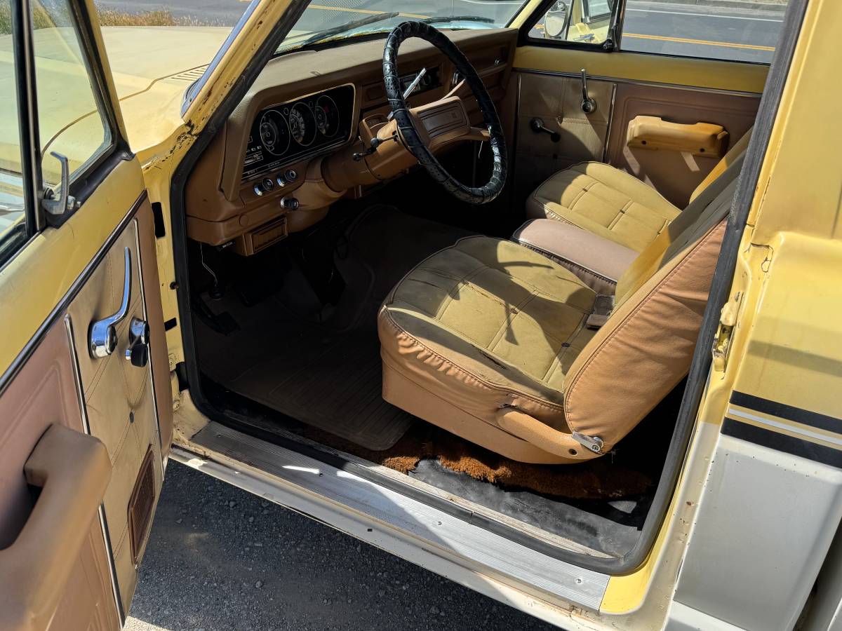 Jeep-J-10-4x4-1979-yellow-17