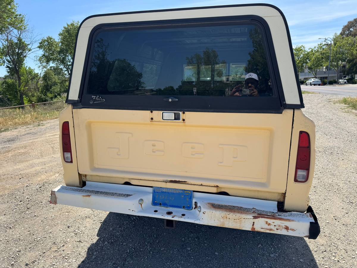 Jeep-J-10-4x4-1979-yellow-3