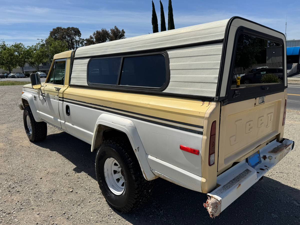 Jeep-J-10-4x4-1979-yellow-8