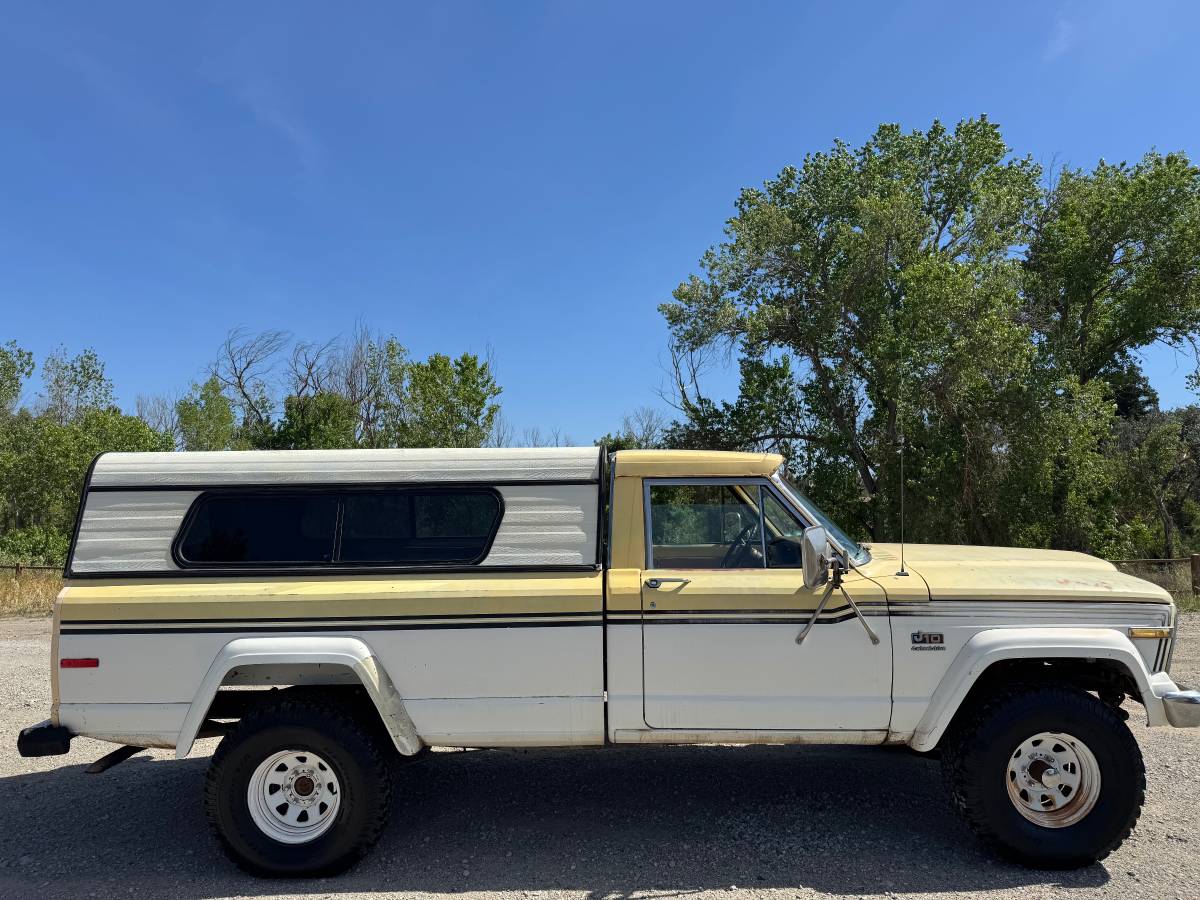 Jeep-J-10-4x4-1979-yellow