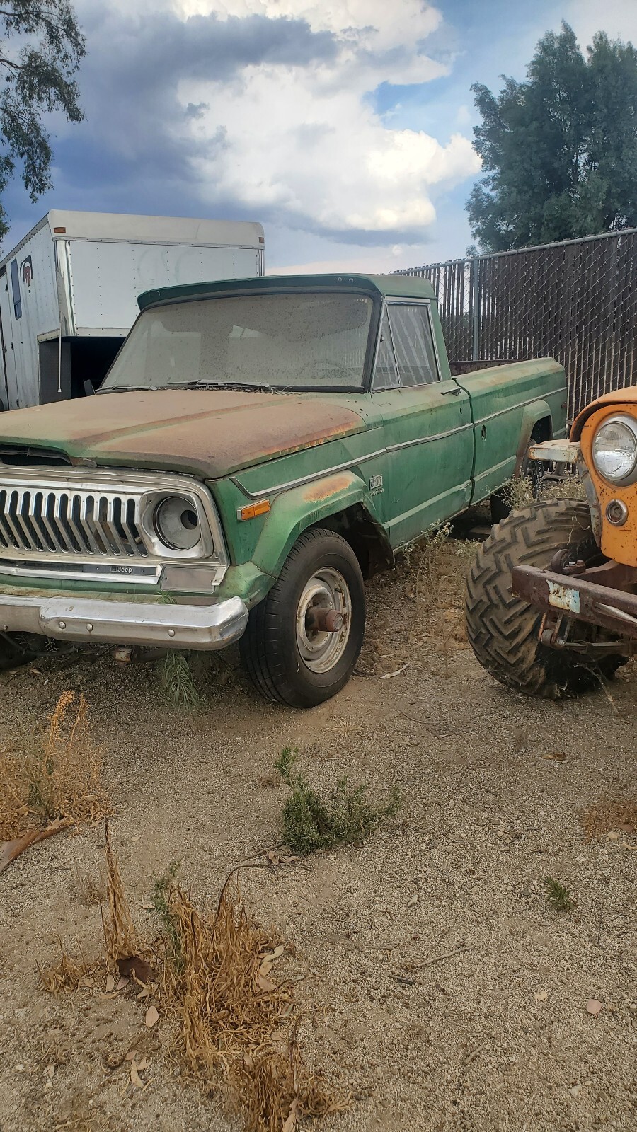 Jeep-J10-1973-4