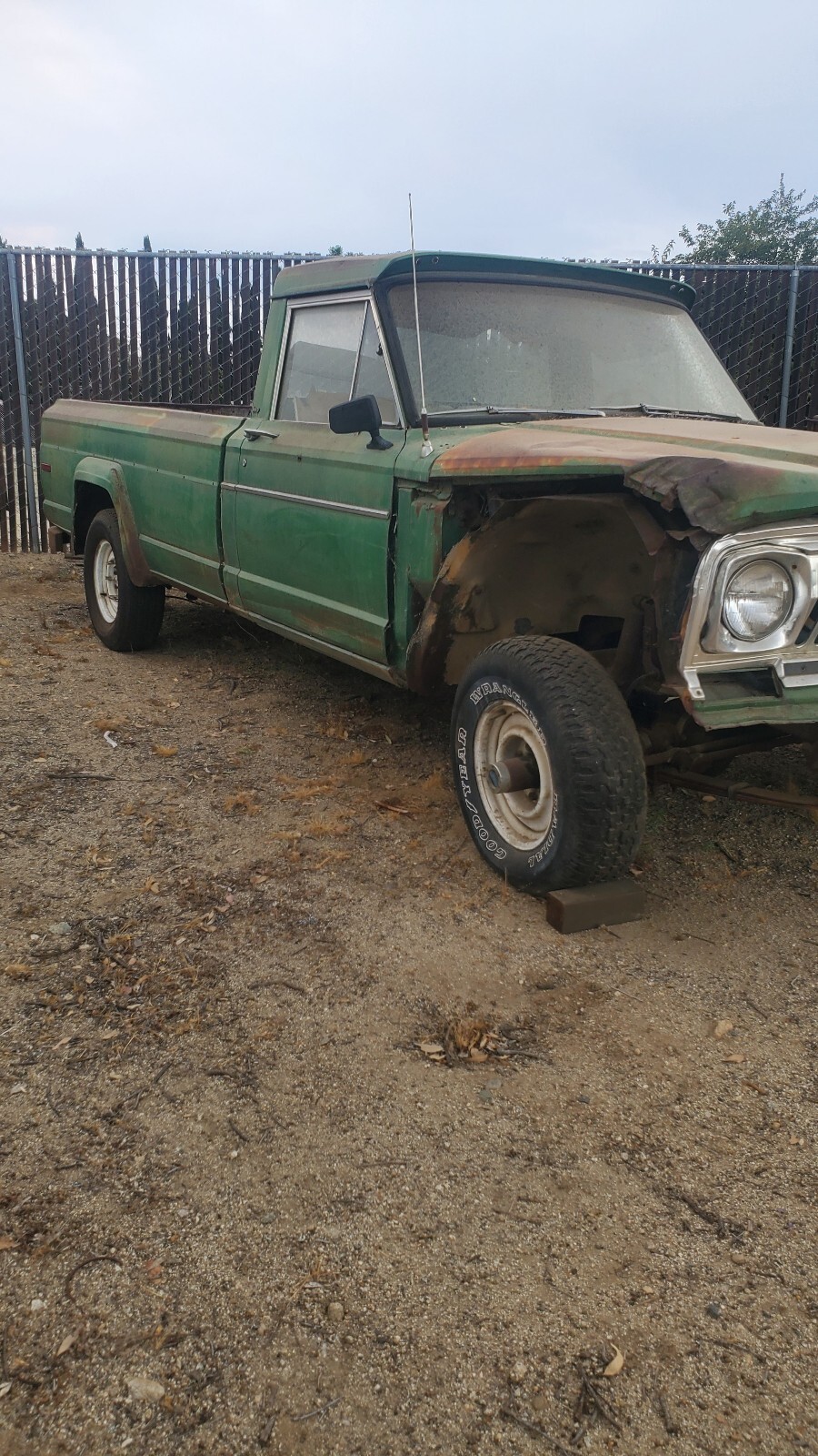 Jeep-J10-1973-5