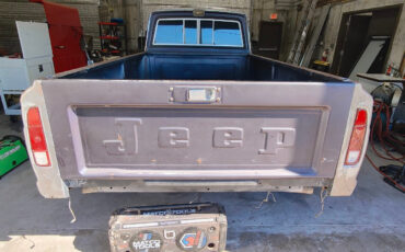 Jeep-J10-1983-Standard-Cab-Pickup-10